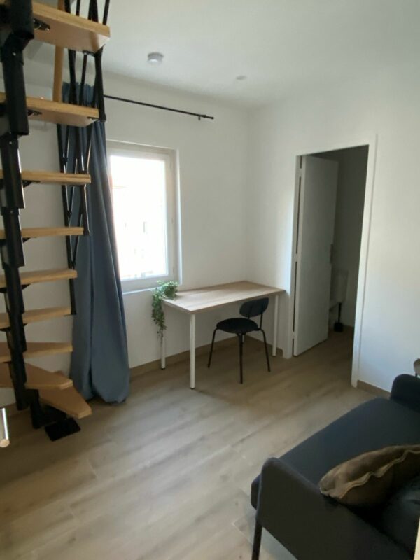 Studio 10